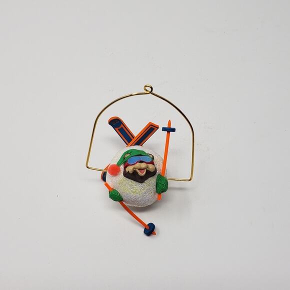 1992 hallmark Skiing 'Round Handcrafted Keepsake Holiday Christmas Ornament - Picture 4 of 6